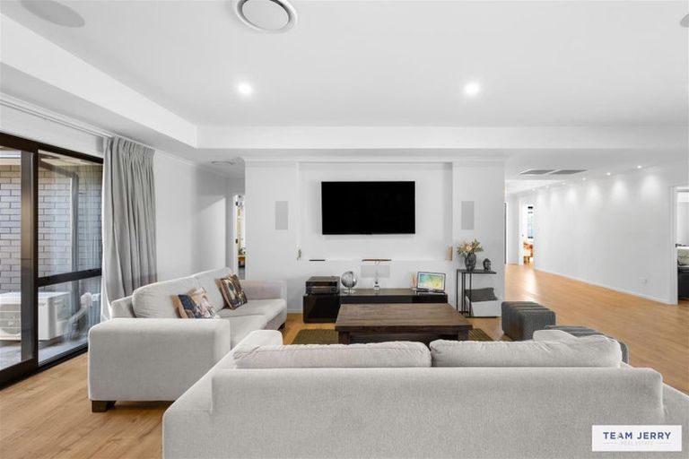 Photo of property in 21 Te Ara Aukati Terrace, Pokeno, 2471