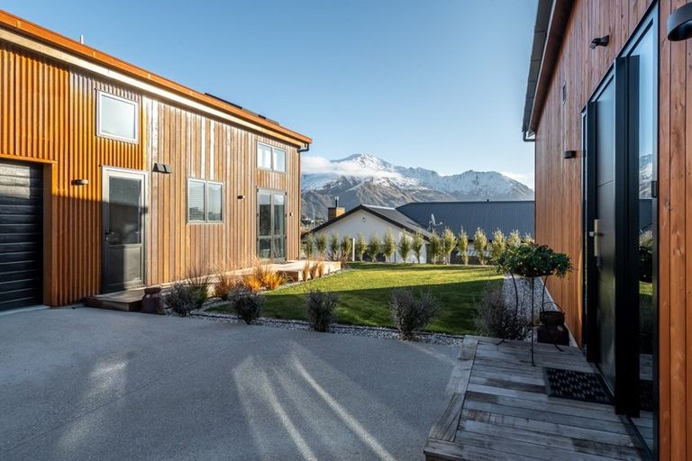 Photo of property in 212 Aubrey Road, Wanaka, 9305