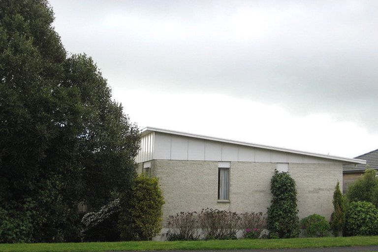 Photo of property in 12 Saint Ives Grove, Whalers Gate, New Plymouth, 4310