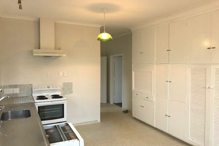 Photo of property in 7 Waiteata Road, Kelburn, Wellington, 6012