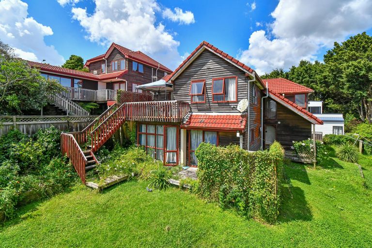 Photo of property in 2/27 Goodwood Drive, Goodwood Heights, Auckland, 2105