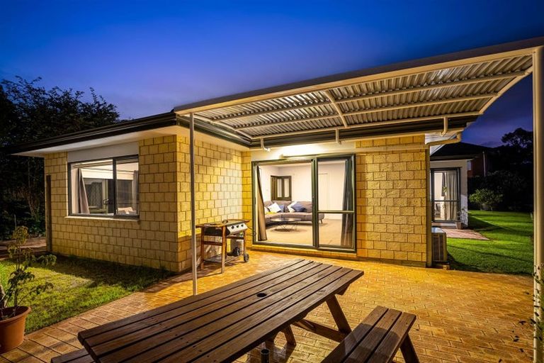 Photo of property in 68 South Kensington Way, Henderson, Auckland, 0612