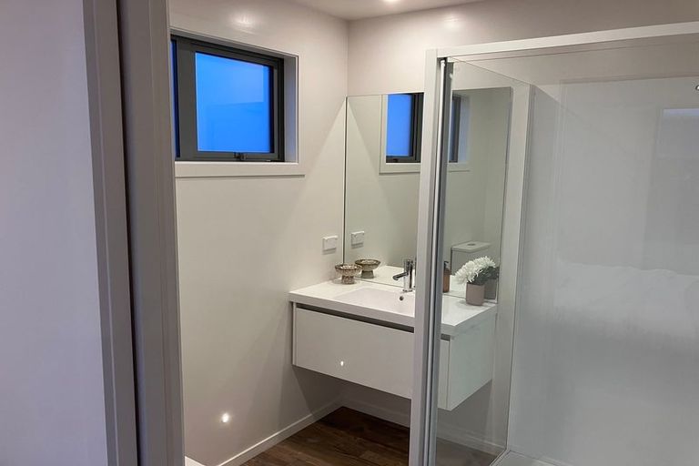 Photo of property in 44 Doug Ledgerwood Drive, Wanaka, 9305