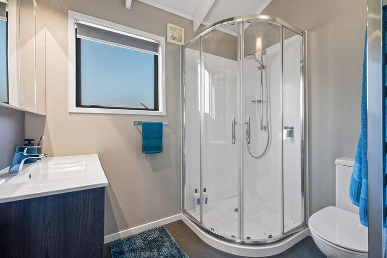 Photo of property in 76 Torkar Road, Clarks Beach, 2122