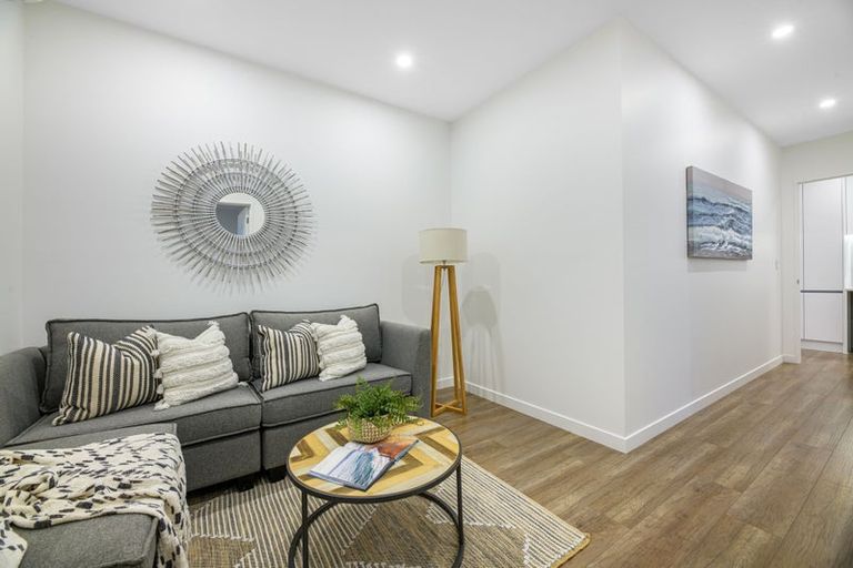 Photo of property in 49 Kewa Road, Albany Heights, Auckland, 0632