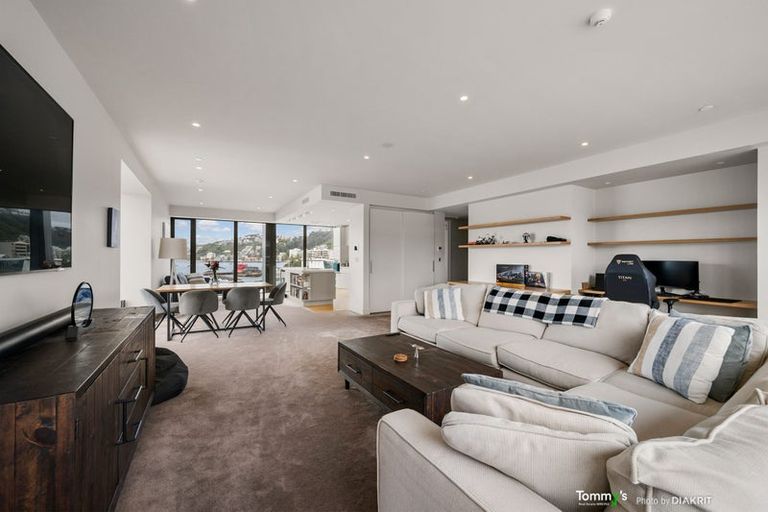 Photo of property in Clyde Quay Wharf, 4b/8 Clyde Quay Wharf, Te Aro, Wellington, 6011