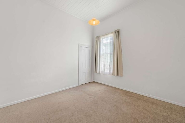 Photo of property in 24 Alma Road, Gonville, Whanganui, 4501