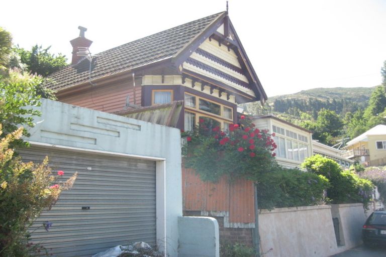 Photo of property in 15 Hawkhurst Road, Lyttelton, 8082