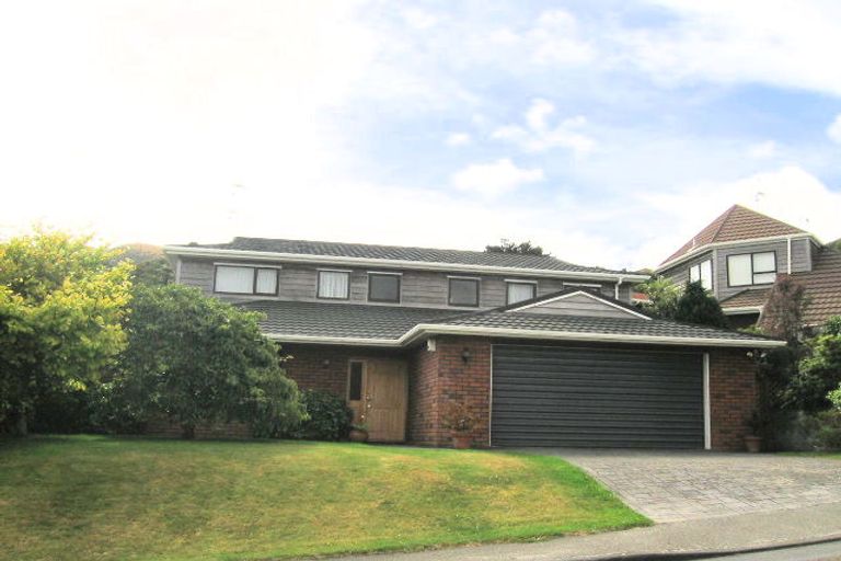 Photo of property in 30 Thatcher Crescent, Crofton Downs, Wellington, 6035