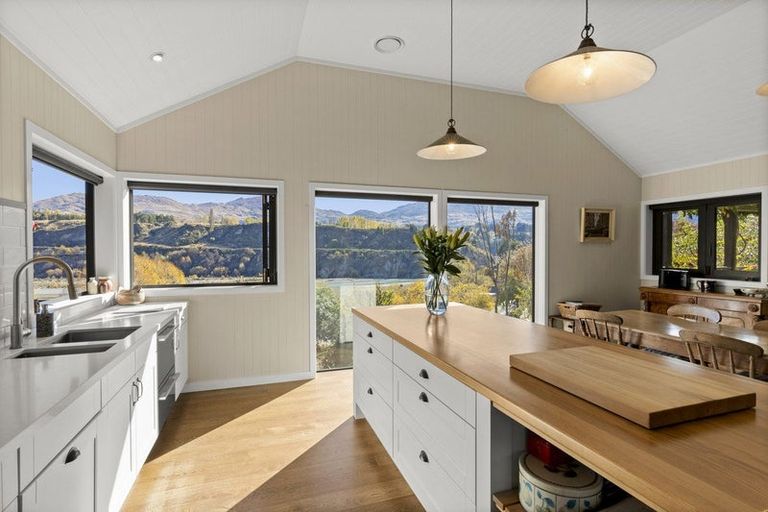 Photo of property in 361 Tucker Beach Road, Queenstown Hill, Queenstown, 9371