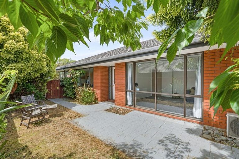 Photo of property in 36 Villa Grove, Ilam, Christchurch, 8041