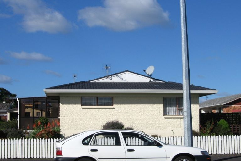 Photo of property in 2/29 Coronation Road, Papatoetoe, Auckland, 2025