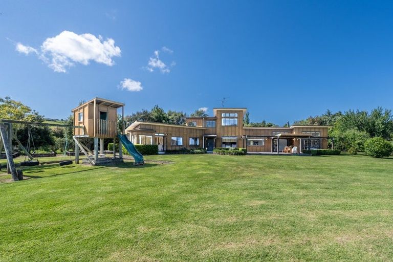 Photo of property in 69 Clevedon Kawakawa Road, Clevedon, Papakura, 2585