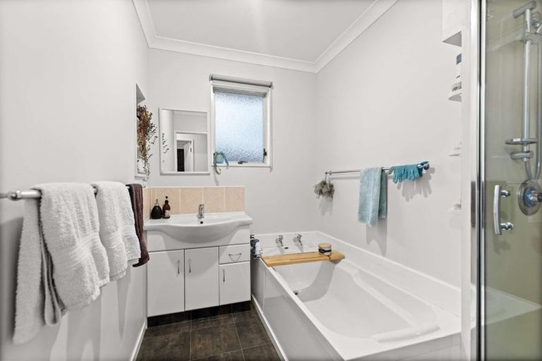 Photo of property in 42 Geraldine Crescent, Cloverlea, Palmerston North, 4412