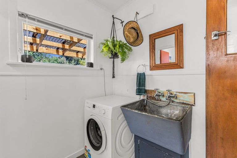 Photo of property in 9 Parris Street, Moturoa, New Plymouth, 4310