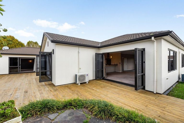 Photo of property in 30 Sandwich Road, St Andrews, Hamilton, 3200