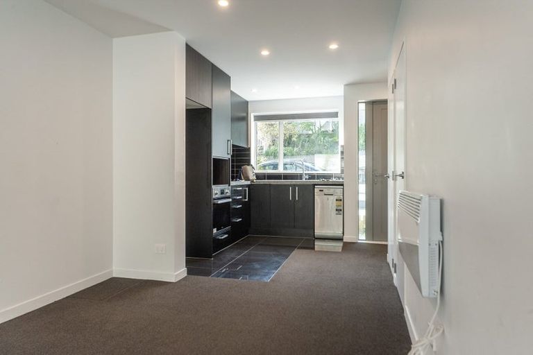 Photo of property in 2/24 Princess Terrace, Newtown, Wellington, 6021