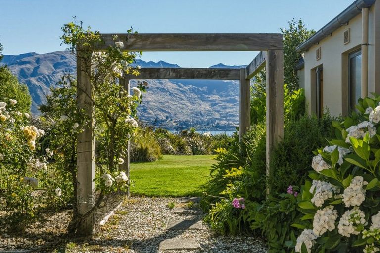 Photo of property in 3 Atherton Place, Wanaka, 9305