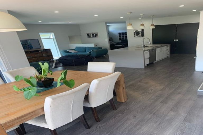 Photo of property in 12 Botany Lane, Whitby, Porirua, 5024