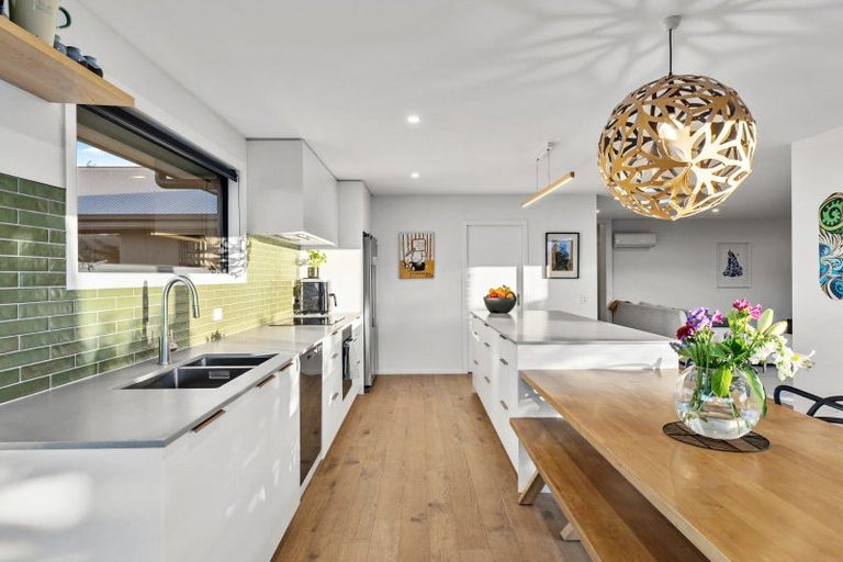 Photo of property in 11 Centre Crescent, Wanaka, 9305