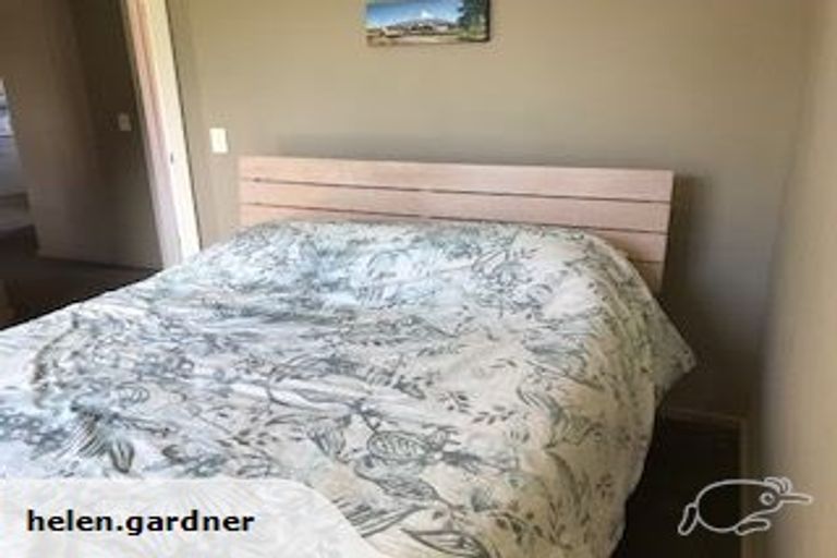 Photo of property in 15 Paradise Place, Lake Hawea, Wanaka, 9382