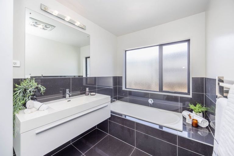 Photo of property in 15 Bree Place, Flagstaff, Hamilton, 3210