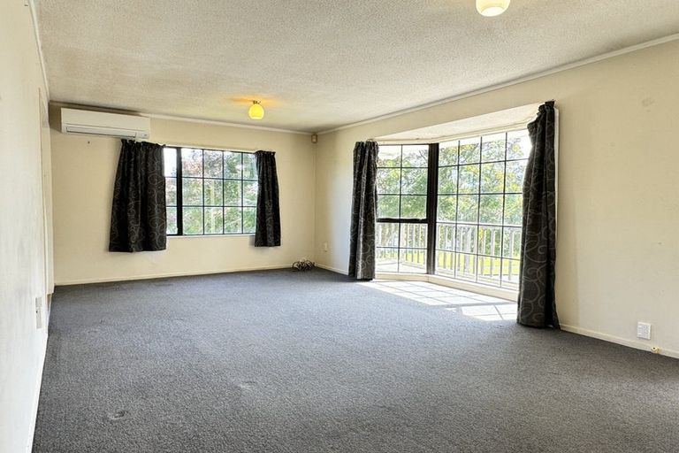 Photo of property in 18 Sunward Rise, Glenfield, Auckland, 0629