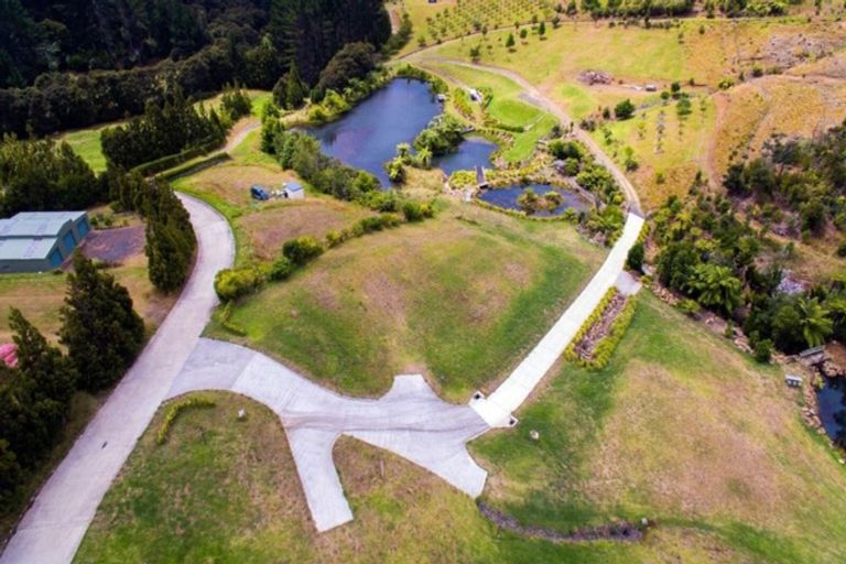 Photo of property in 40 Spikes Way, Whitianga, 3510