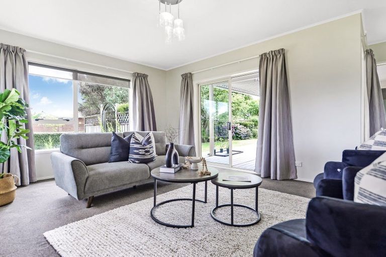 Photo of property in 10 Admiral Crescent, Flagstaff, Hamilton, 3210