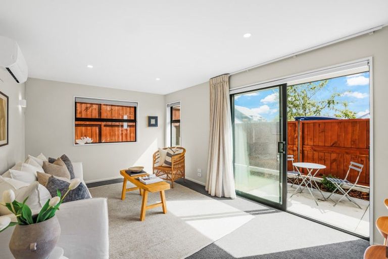 Photo of property in 223b Mount Pleasant Road, Mount Pleasant, Christchurch, 8081