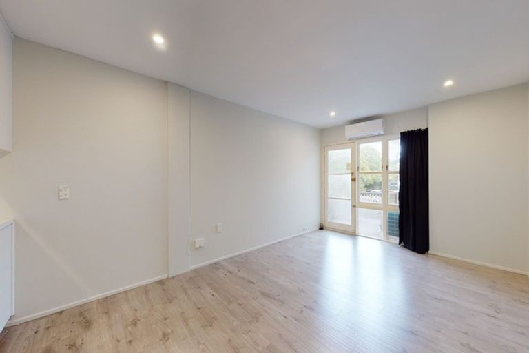 Photo of property in 12/11 Tawera Road, Greenlane, Auckland, 1051