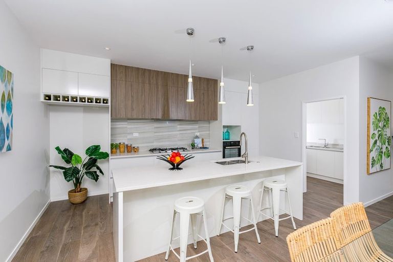 Photo of property in 42 Schoolside Road, Kumeu, 0810