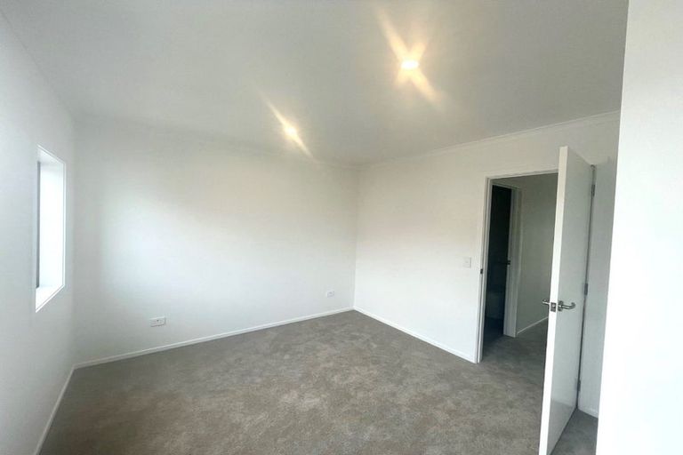 Photo of property in 25 Erina Road, Wiri, 2104