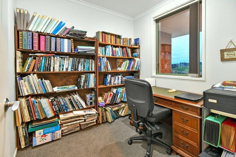 Photo of property in 98 Helenslee Road, Pokeno, 2472