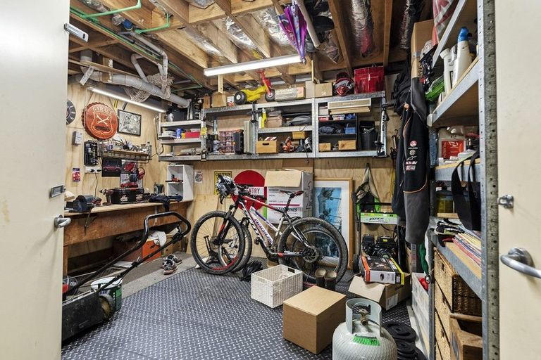 Photo of property in 20 Bluebird Crescent, Unsworth Heights, Auckland, 0632