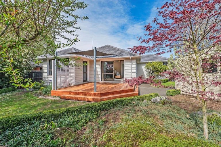 Photo of property in 12 Oakhurst Place, Russley, Christchurch, 8042