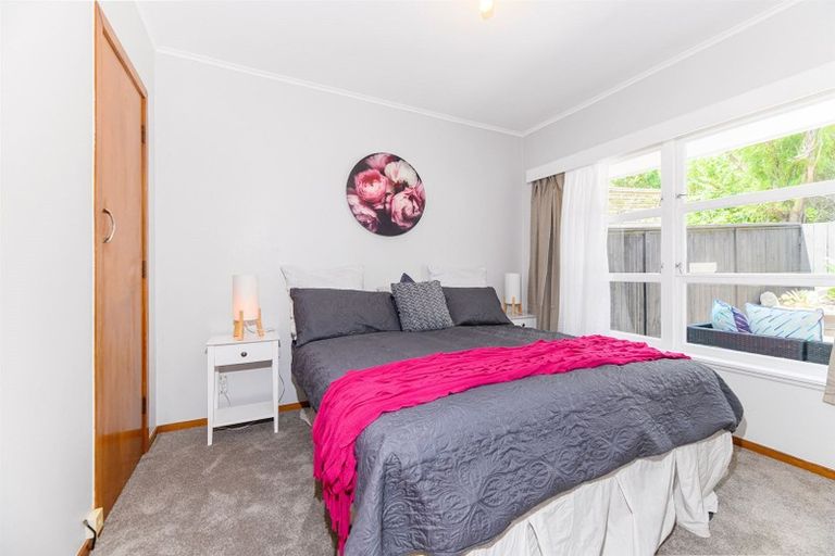 Photo of property in 2/11 Lenihan Street, Northcote, Auckland, 0627
