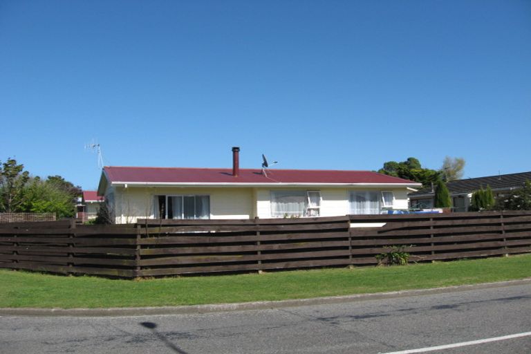 Photo of property in 5 Cypress Grove, Paraparaumu, 5032