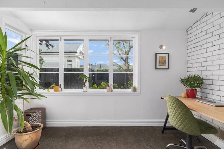 Photo of property in 135 Packe Street, Edgeware, Christchurch, 8013