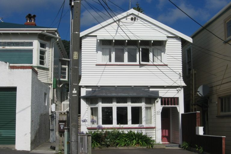 Photo of property in 37 Brougham Street, Mount Victoria, Wellington, 6011