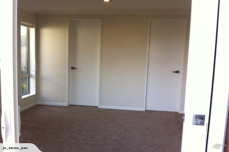 Photo of property in 40 Corricvale Way, Northcross, Auckland, 0630