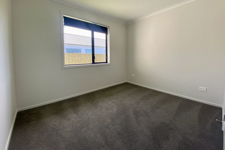 Photo of property in 16 Austin Reid Avenue, Carterton, 5713