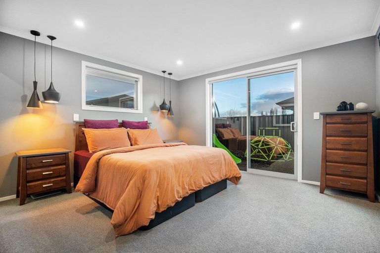 Photo of property in 72 Stratford Drive, Mount Pisa, Cromwell, 9383