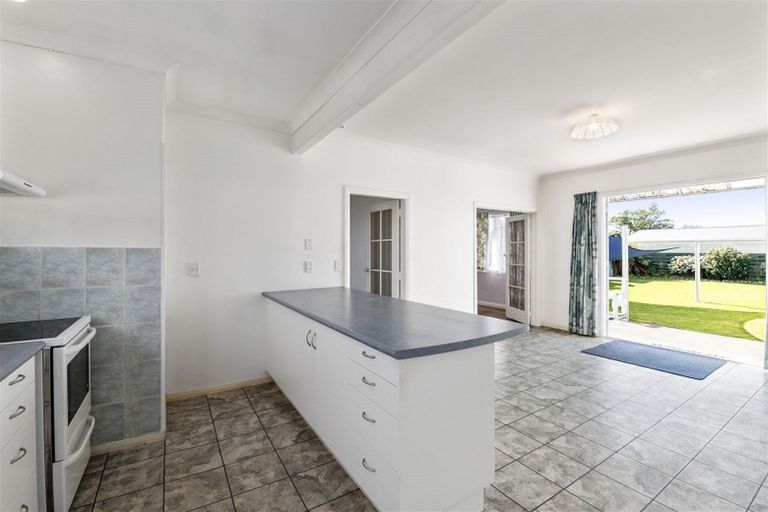 Photo of property in 46 Mako Mako Road, Levin, 5510