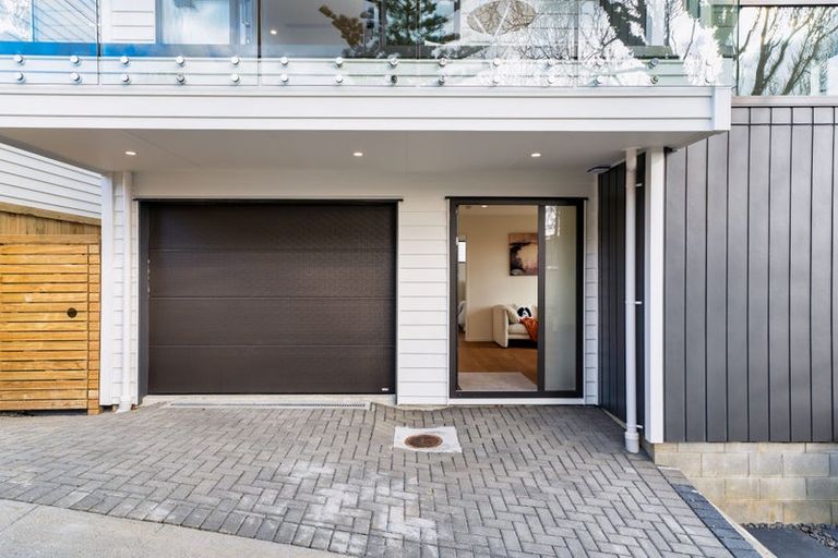 Photo of property in 1/20 William Souter Street, Forrest Hill, Auckland, 0620