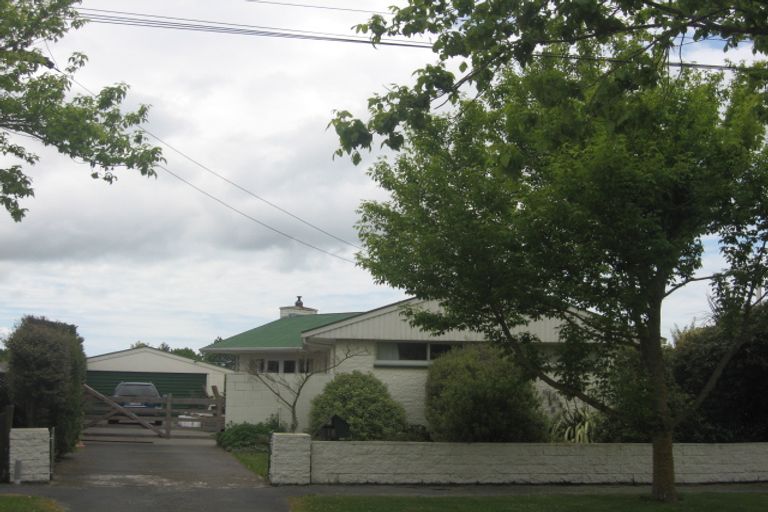 Photo of property in 18 Blossomdale Place, Bishopdale, Christchurch, 8053
