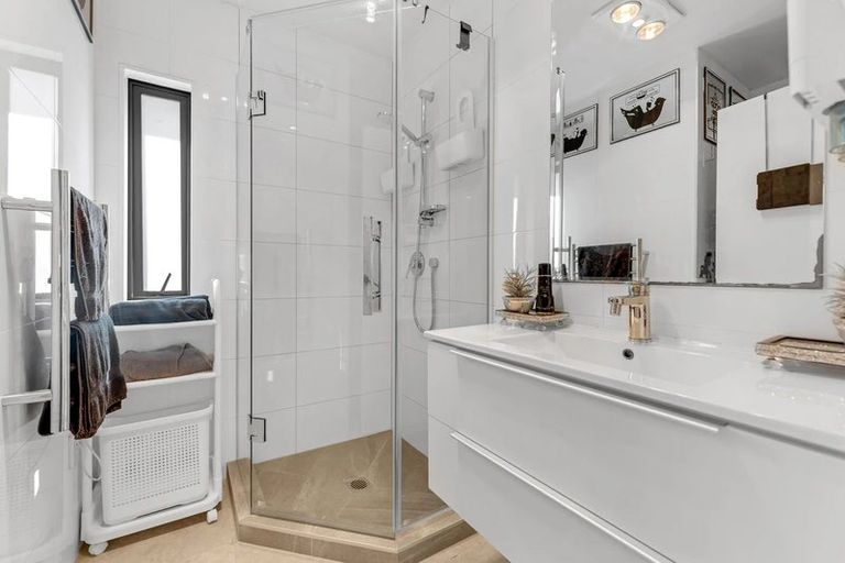 Photo of property in 21 Tarapiroe Avenue, Takanini, 2112