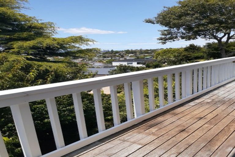 Photo of property in 45 Agincourt Street, Glenfield, Auckland, 0629