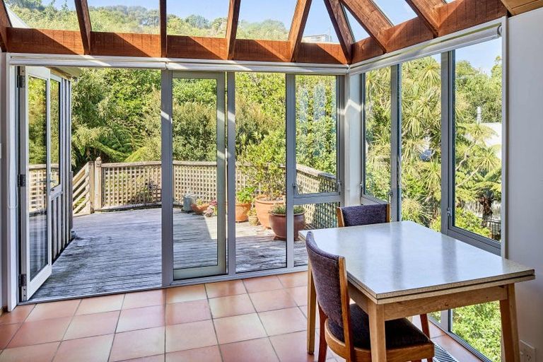 Photo of property in 1 Roys Road, Plimmerton, Porirua, 5026