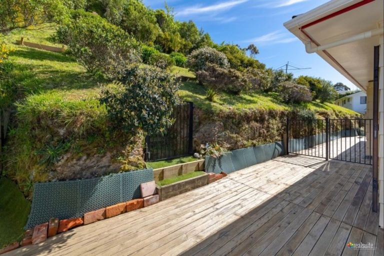 Photo of property in 7 Westra View, Tawa, Wellington, 5028